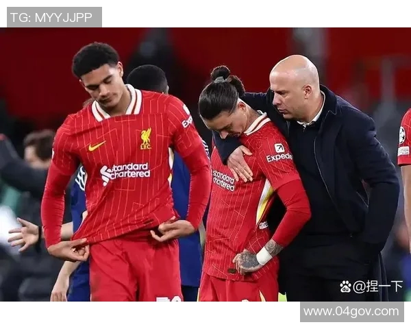 曼联与瓦伦西亚激战正酣比分悬念引人关注