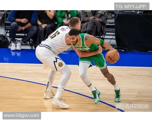 杰森塔图姆如何在NBA赛场上展现出超凡的篮球才能与领导力