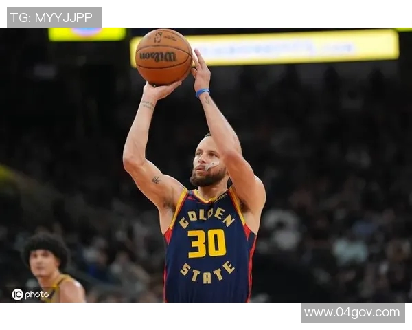 马刺队精彩封盖库里勇士队展现防守实力的巅峰对决